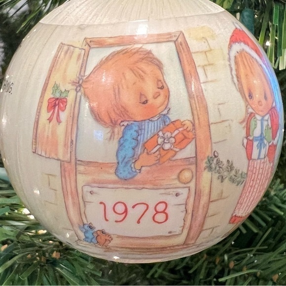 Vintage Betsy Clark Hallmark Precious Moments Christmas Tree Ornament - Picture 4 of 10